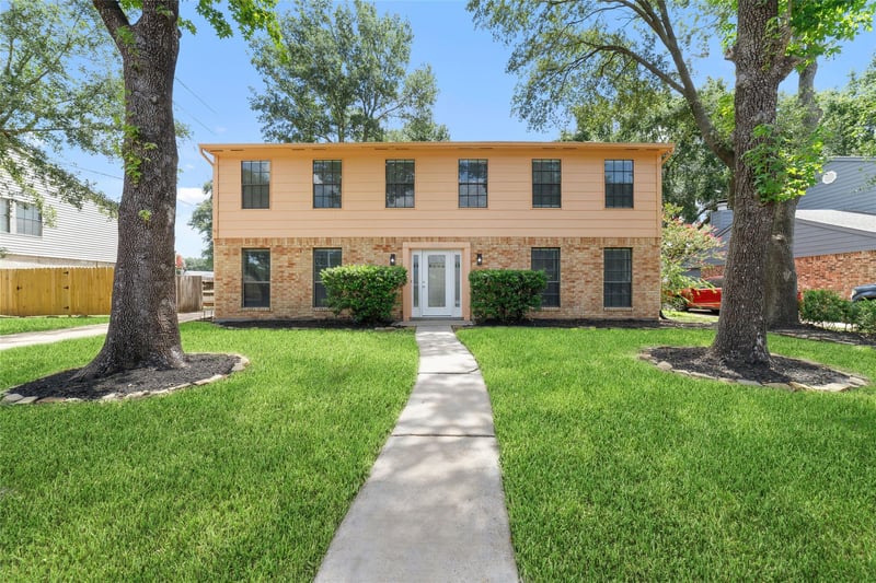 8406 Pine Falls DR, Houston, TX 77095