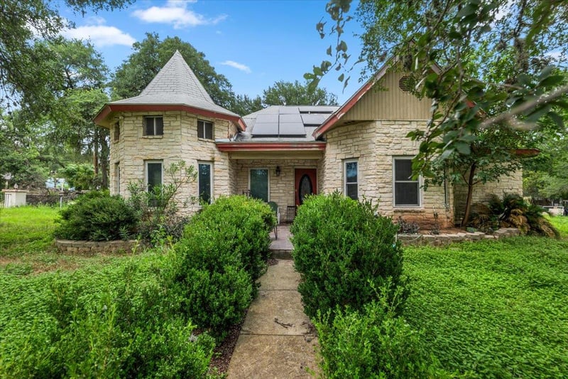 112 Rock Point DR, Del Valle, TX 78617