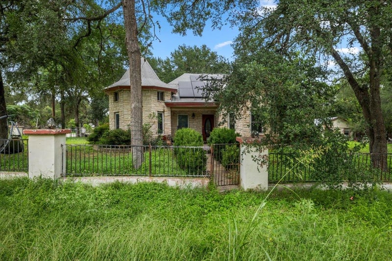 112 Rock Point DR, Del Valle, TX 78617
