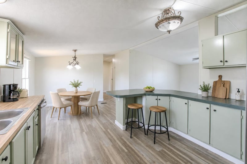1225 Grandview DR, San Marcos, TX 78666