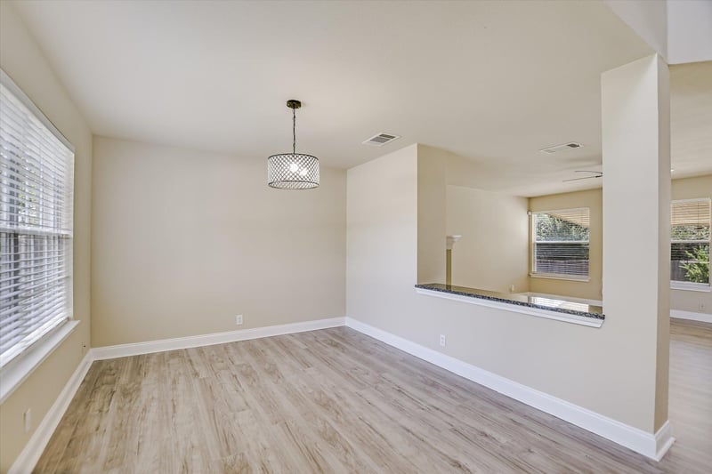 8111 Hawick DR, Round Rock, TX 78681