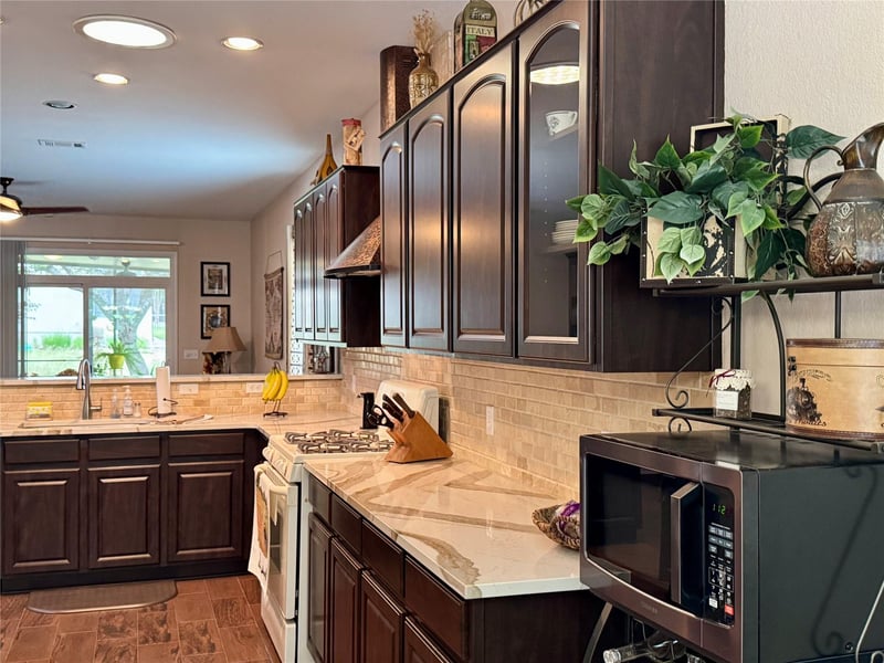 605 Farm Hill DR, Georgetown, TX 78633