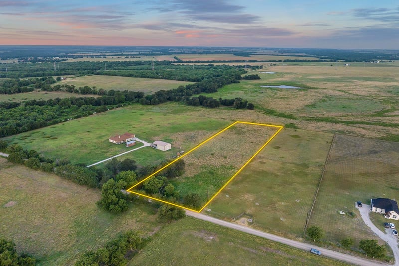 000 County Road 429, Rockdale, TX 76567