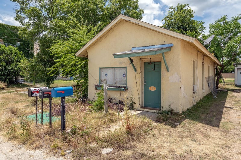 305 Main ST, Florence, TX 76527