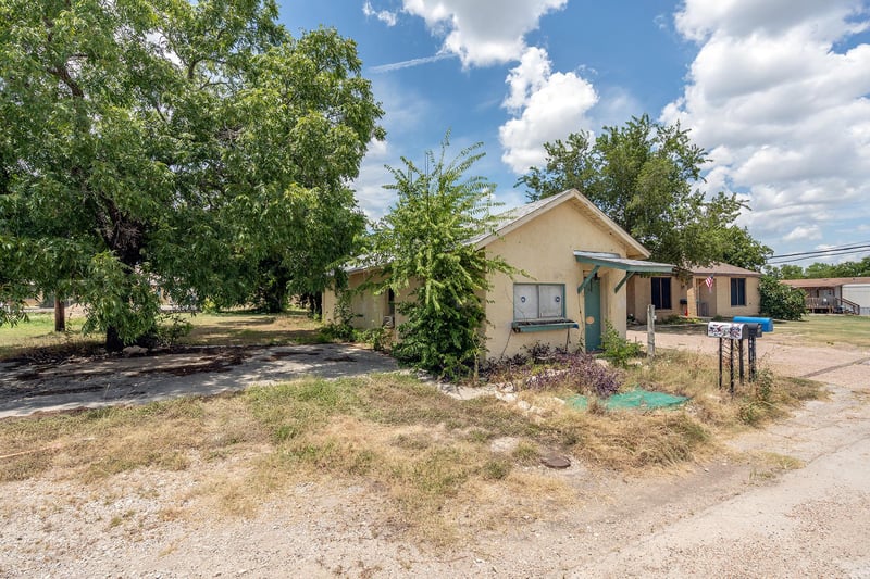 305 Main ST, Florence, TX 76527