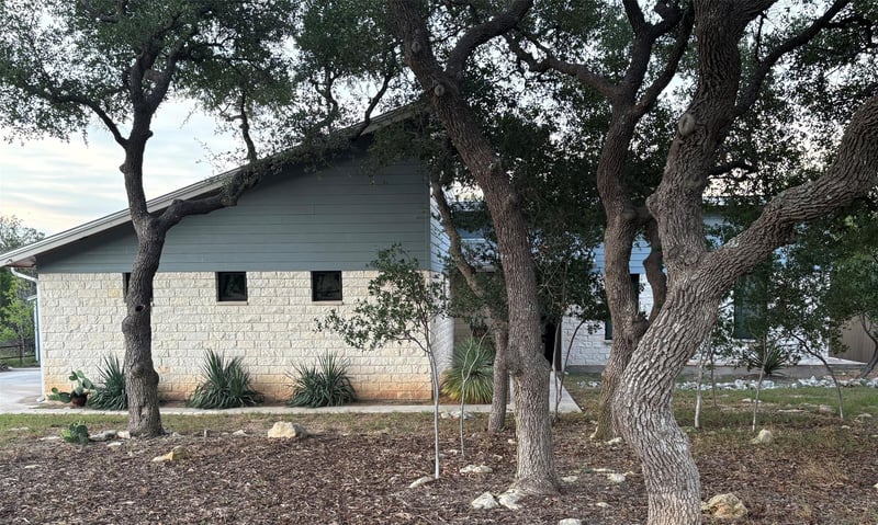 172 Bluff TRL, Dripping Springs, TX 78620