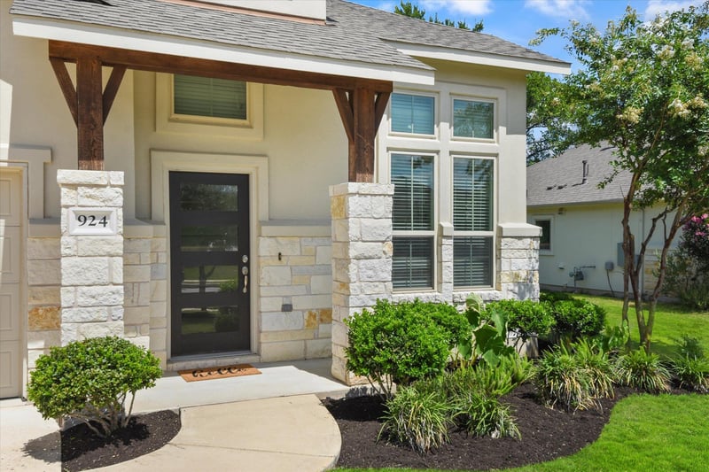924 Centerra Hills CIR, Round Rock, TX 78665