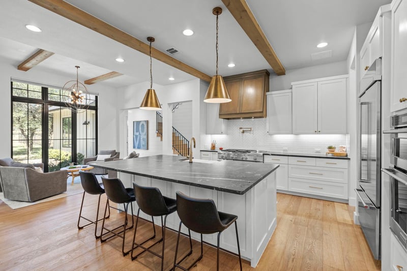 1408 Likeness RD, Spicewood, TX 78669