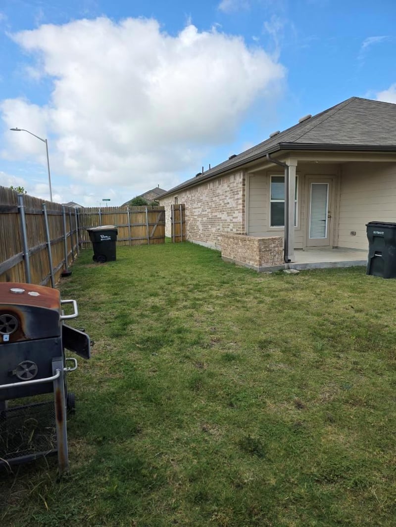 104 Pronghorn CIR, San Marcos, TX 78666