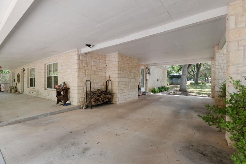 208 Oak St, Burnet, TX 78611