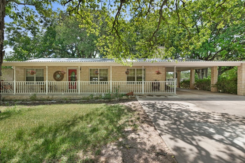 208 Oak St, Burnet, TX 78611