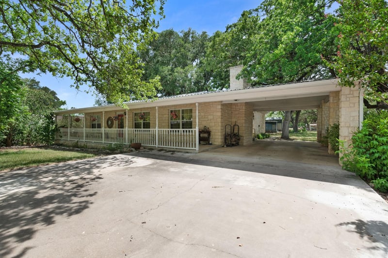 208 Oak St, Burnet, TX 78611