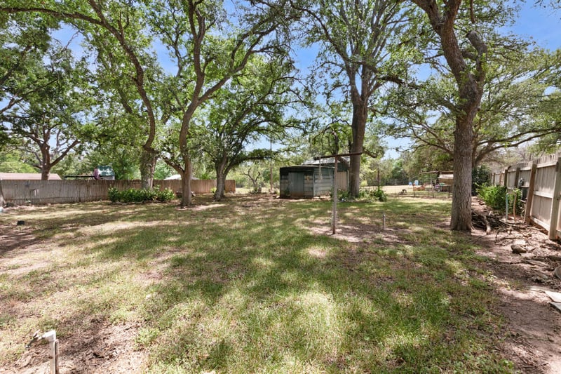 208 Oak St, Burnet, TX 78611