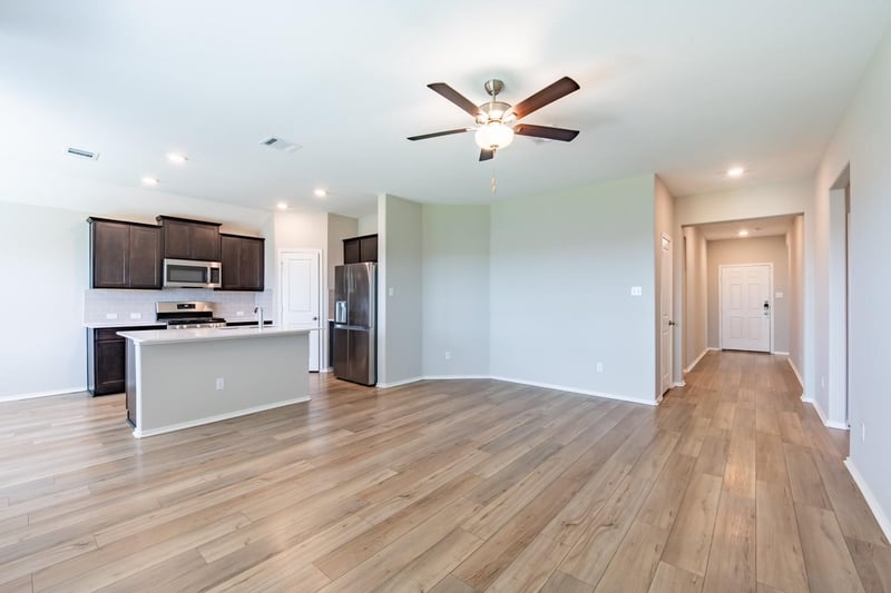 448 Sebring CIR, Hutto, TX 78634