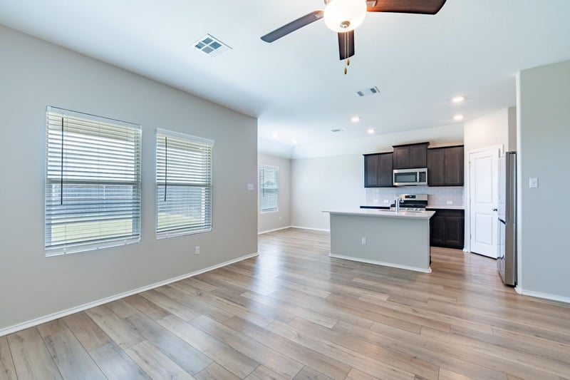 448 Sebring CIR, Hutto, TX 78634