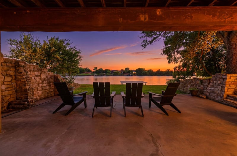 3000 River Oaks DR, Kingsland, TX 78639