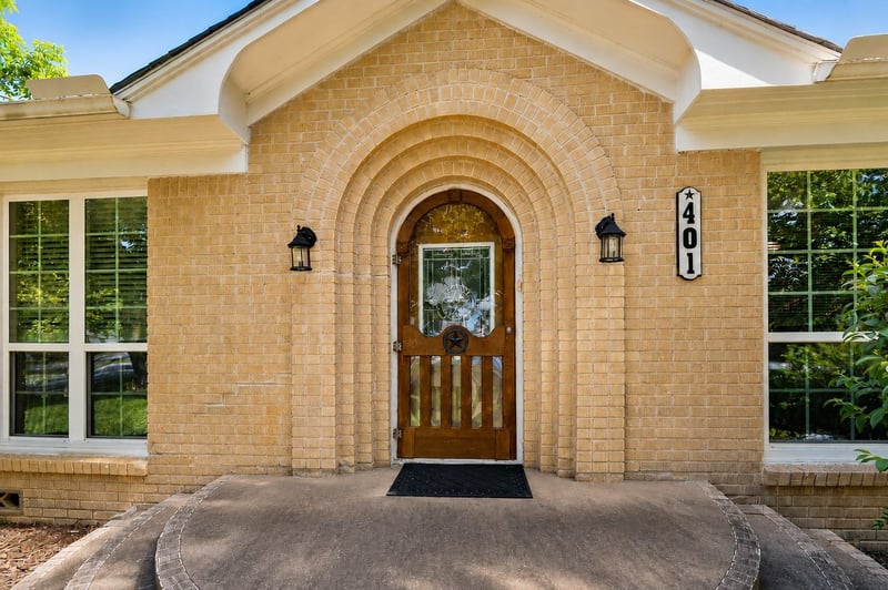 401 Donohoe ST, Granger, TX 76530