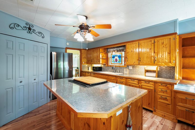 401 Donohoe ST, Granger, TX 76530