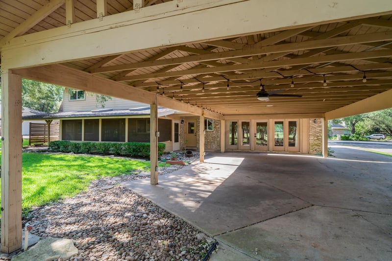8806 Balcones Club DR, Austin, TX 78750