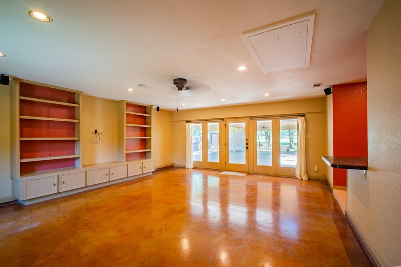 8806 Balcones Club DR, Austin, TX 78750