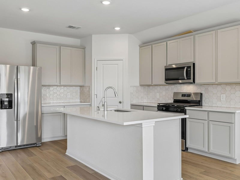 160 Coopers Hawk CRST, Cedar Creek, TX 78612