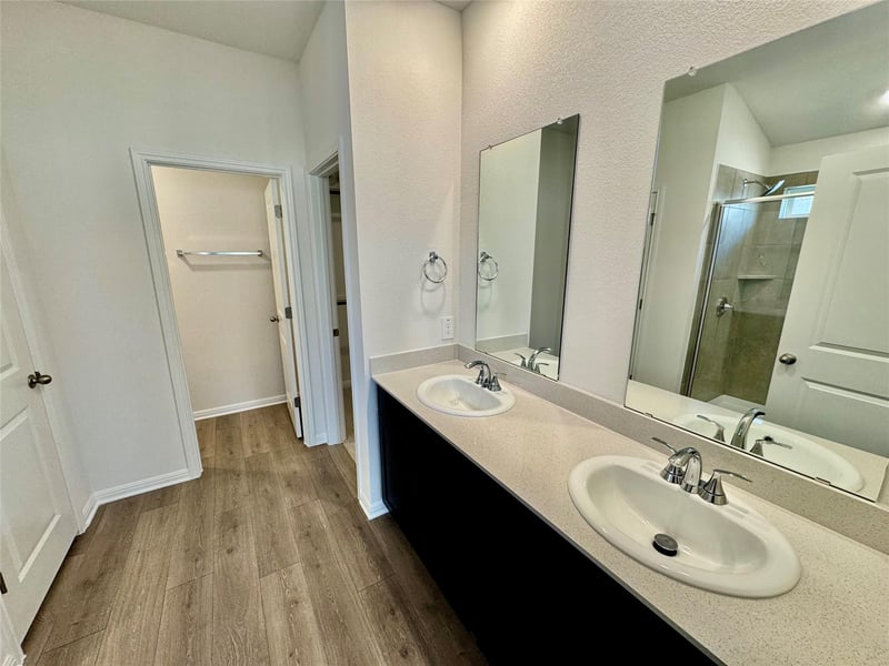 160 Coopers Hawk CRST, Cedar Creek, TX 78612