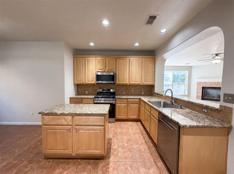 2404 Danciger LN, Cedar Park, TX 78613