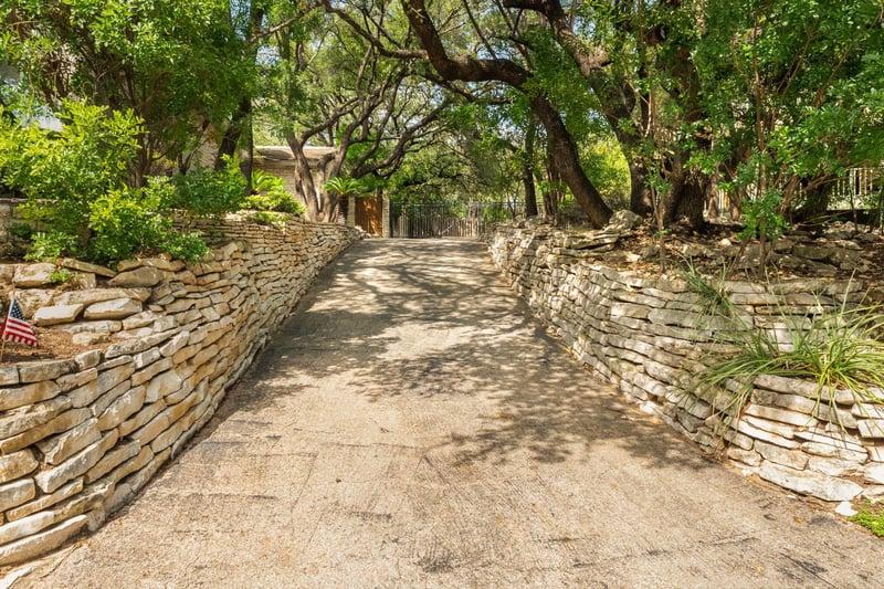124 Firebird ST, Lakeway, TX 78734