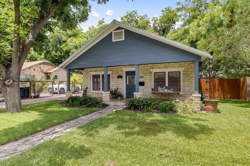 1218 Myrtle ST, Georgetown, TX 78626