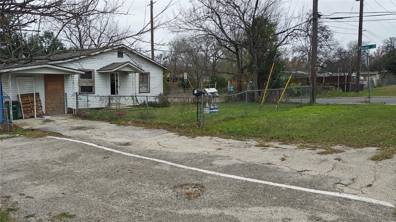 8611 Georgian DR, Austin, TX 78753
