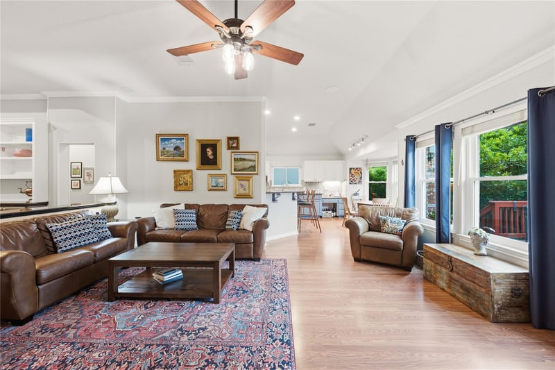 11213 Savin Hill LN, Austin, TX 78739