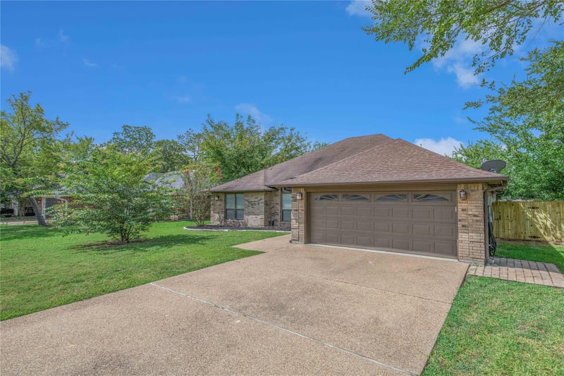 2810 Rayado CT, College Station, TX 77845