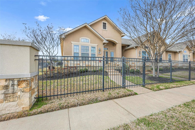 3801 Harvey RD, College Station, TX 77845