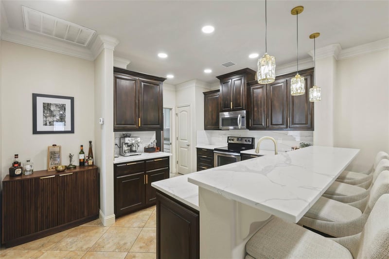 3801 Harvey RD, College Station, TX 77845