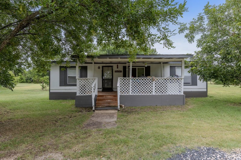 706 Phillip LN, Liberty Hill, TX 78642