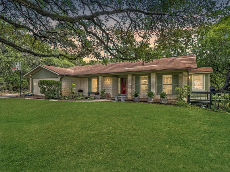301 Twin Creek RD, Manchaca, TX 78652