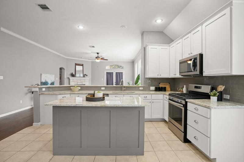 7008 Magic Mountain LN, Round Rock, TX 78681