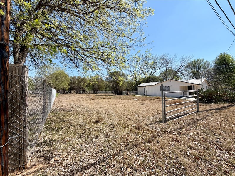 1117 Gravel ST, San Marcos, TX 78666