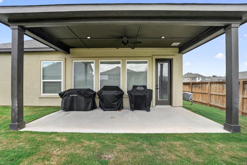 17817 Clairess LN, Manor, TX 78653