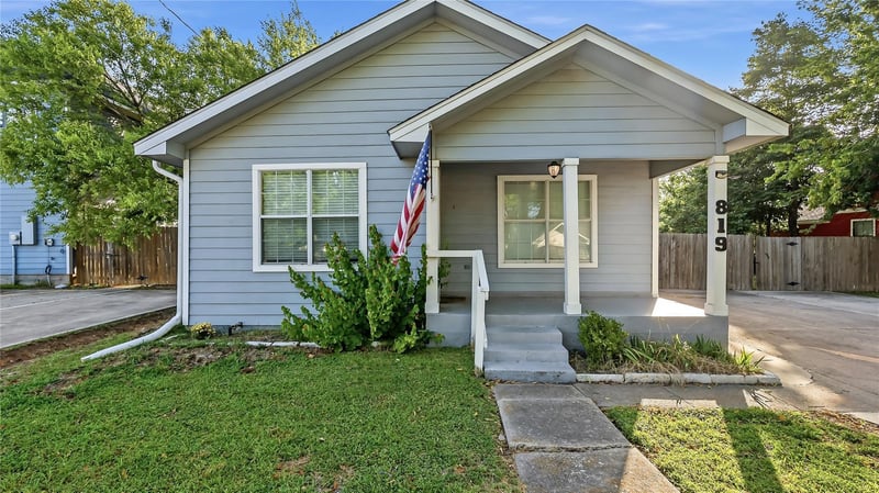 819 Avenue B, College Station, TX 77840