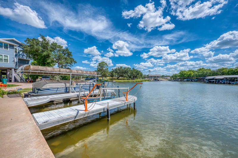 1605 Glencove DR, Kingsland, TX 78639