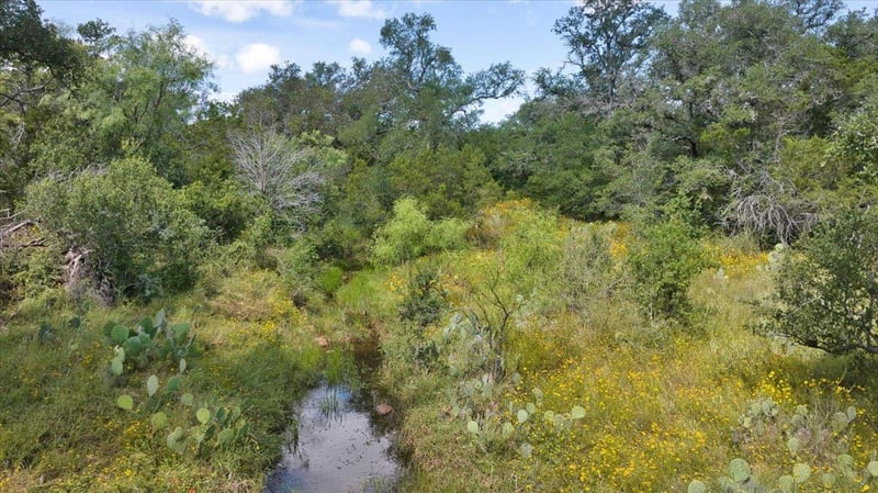 2144 Cr 307 , Kingsland, TX 78639
