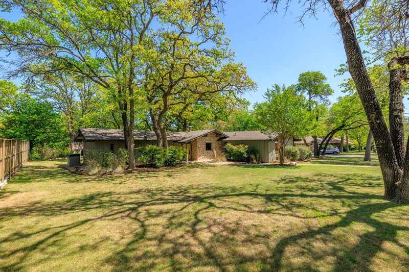 202 Tanglewood DR, Fredericksburg, TX 78624