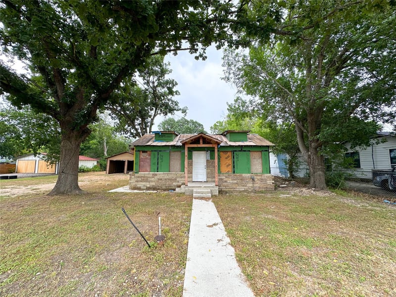 818 Plum ST, Lockhart, TX 78644