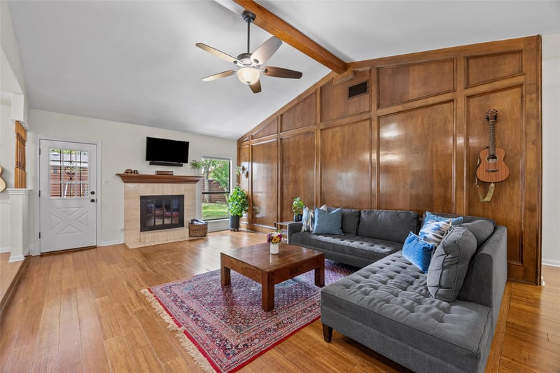 7208 Reaburn ST, Austin, TX 78749