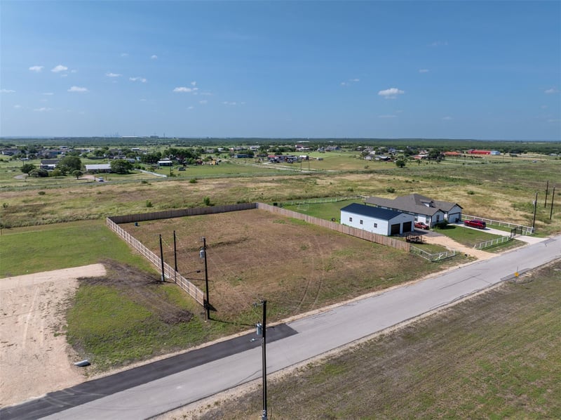 205 Desperado Loop, Del Valle, TX 78617