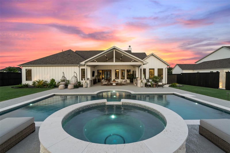 149 Mcnaughton DR, Liberty Hill, TX 78642