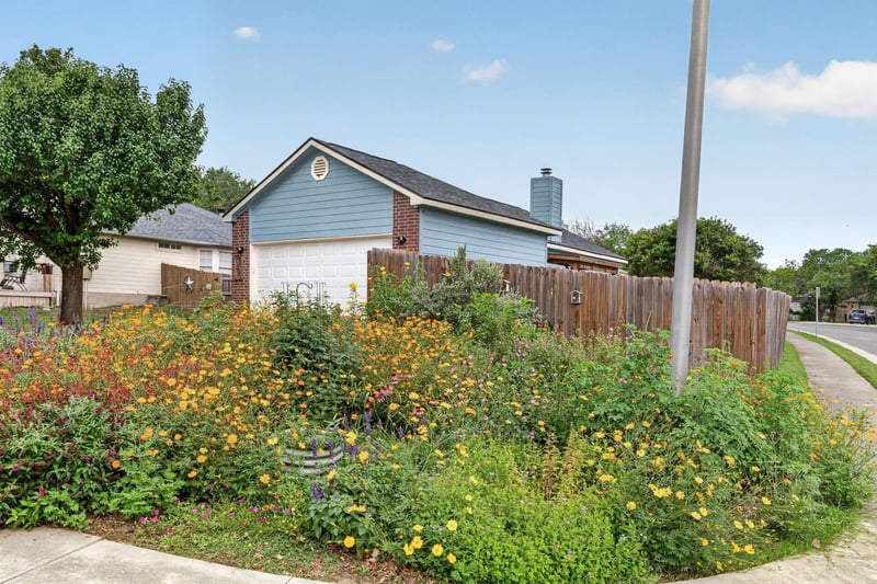 1100 Mira Loma LN, San Marcos, TX 78666