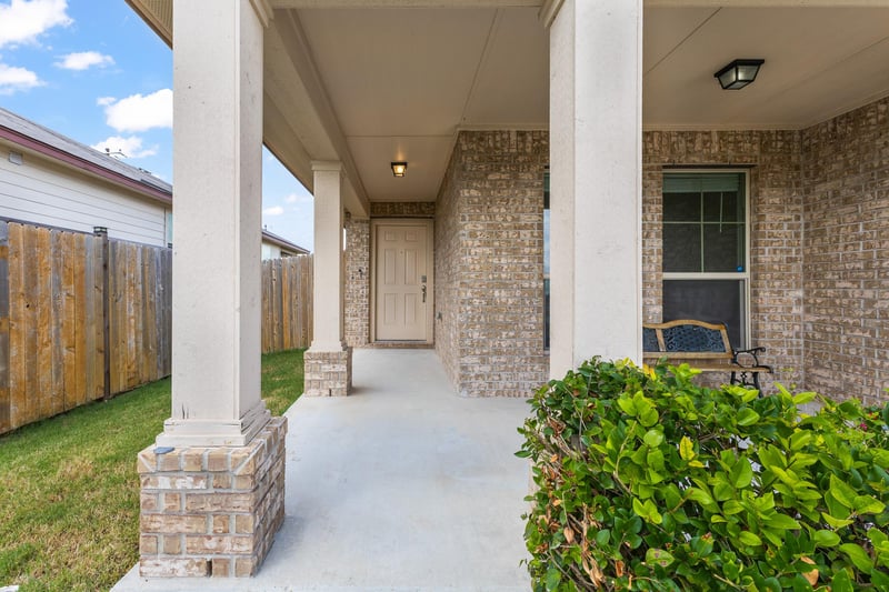 109 Midas LN, Jarrell, TX 76537