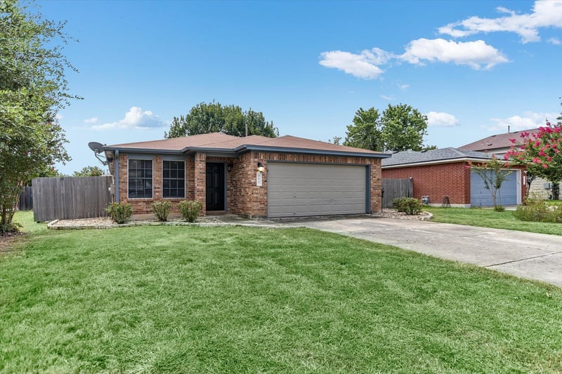 400 Ashbury DR, Leander, TX 78641